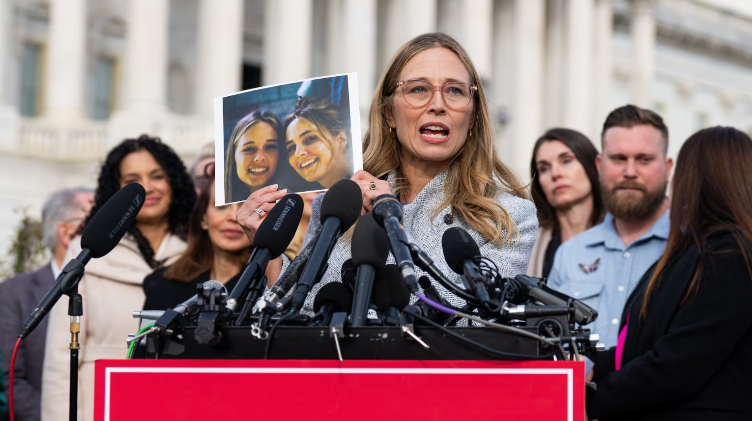 Congreso de EE UU aprueba divulgar archivos del caso Epstein