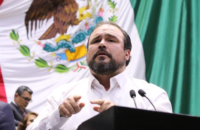 Adrián González Naveda respalda reforma de pensiones en México
