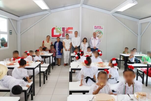 Pepe Chedraui supervisa desayunador escolar para la niñez en Puebla