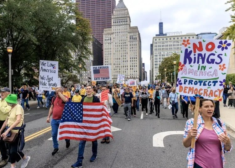 Miles protestan en EE UU contra Trump y el autoritarismo