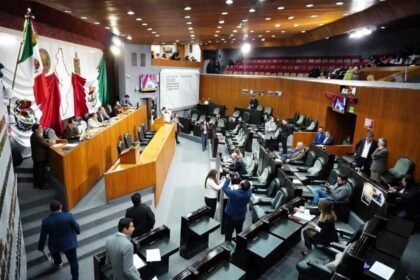 Congreso de Nuevo León debate bajar edad para gubernatura a 25
