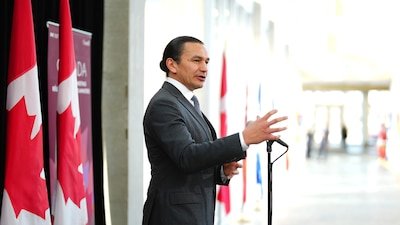 Premier de Manitoba pide firmeza comercial ante presiones de Trump