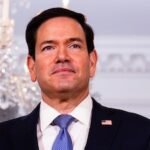 EE UU refuerza sanciones y detiene a viajeros que visitaron Cuba
