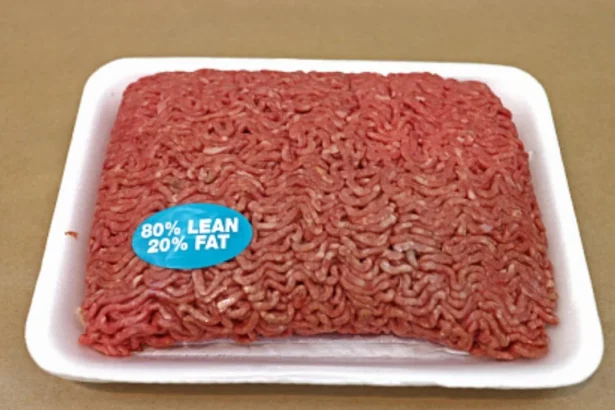Trump elimina aranceles a carne importada para frenar inflación en EU