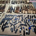 Aseguran 210 armas de fuego ocultas en carretera de Nuevo León
