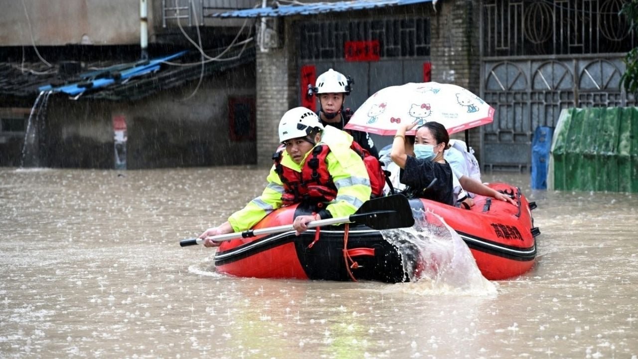 Tifón Saudel causa inundaciones y evacuaciones masivas en Fujian