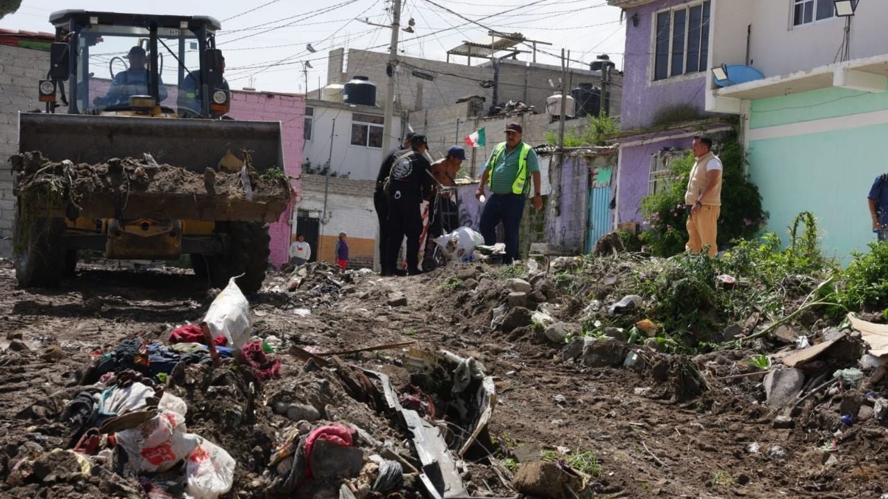Detienen a hombre por tirar basura en basurero ilegal de Texalpa
