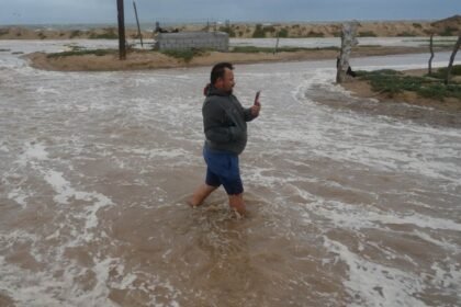 Huracán Polo genera inundaciones y alerta en noroeste de México