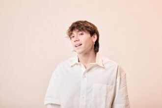 Paulo Londra lanza ‘entre CIELOS’ y anuncia regreso en Argentina