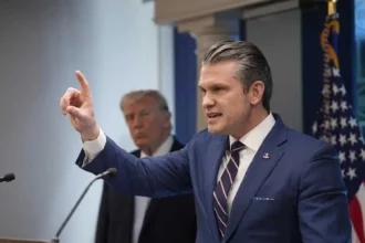 Pete Hegseth, en riesgo de destitución tras elecciones 2026